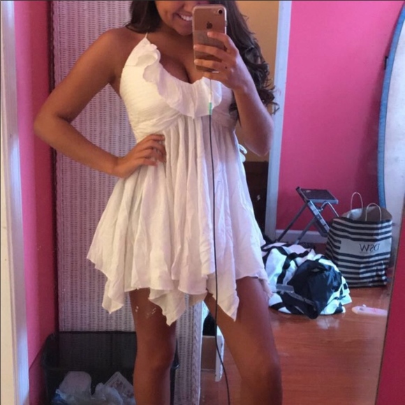 Free People🌞✨✨White Ruffle Short Halter Dress - Picture 3 of 5